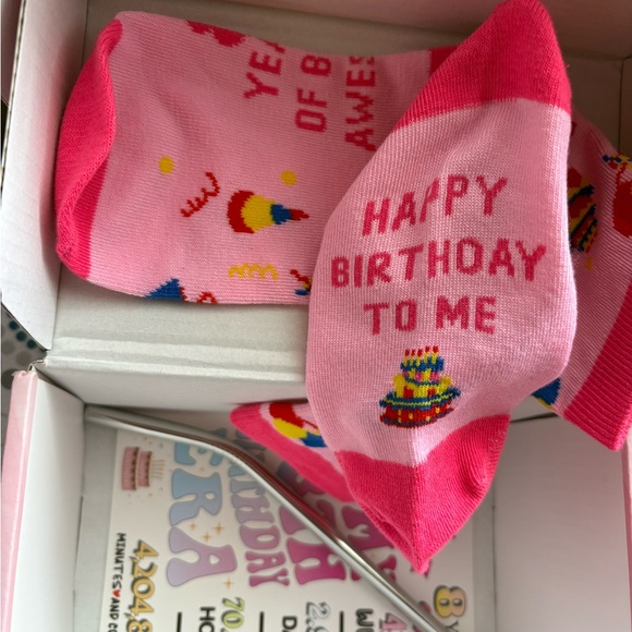 NIB- Fun Pink Happy Birthday 
Gift Set for Girls 
8 Birthday Gift Set - Picture 12 of 14